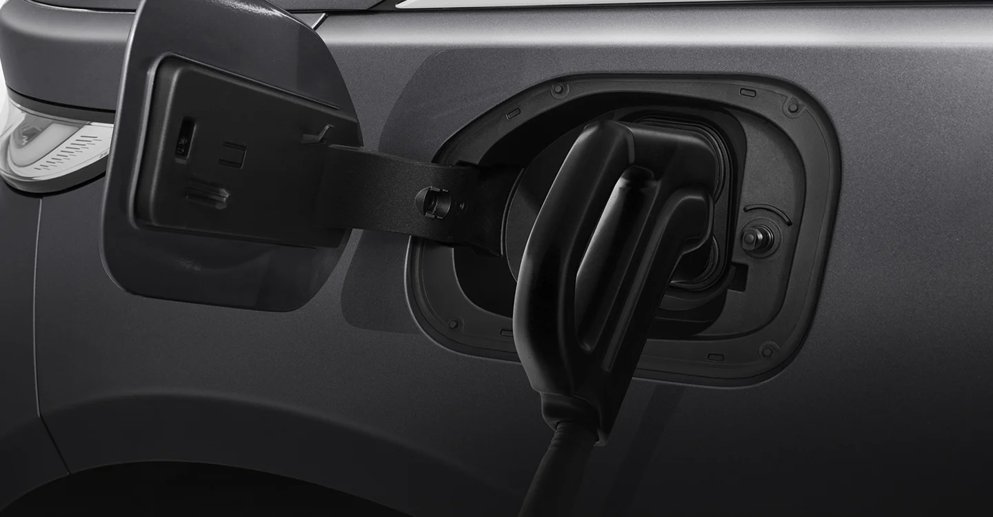 DC FAST CHARGING, 30%–80% IN 30 MINUTES