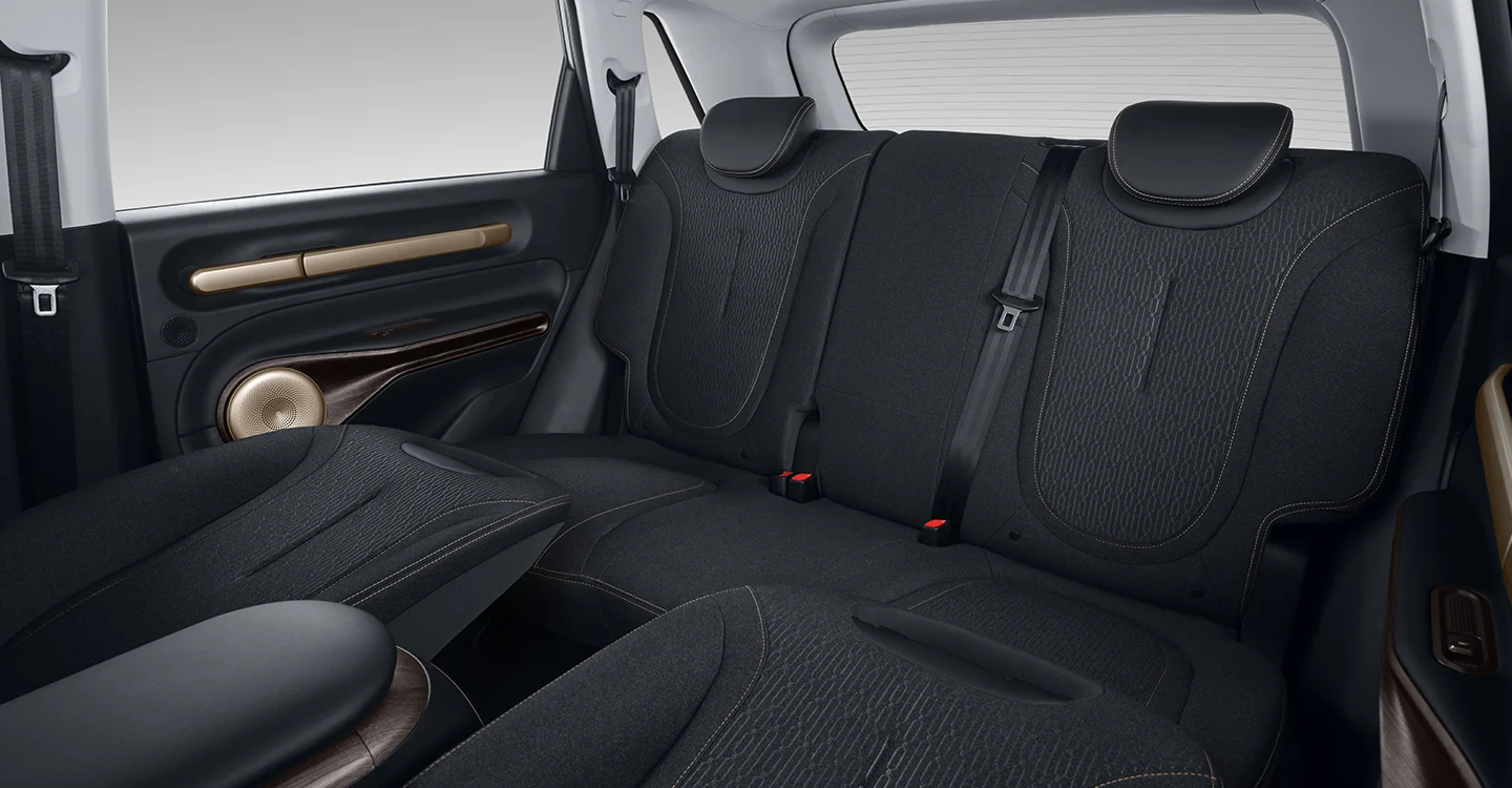 SOFA MODE WITH 135°, BACKSEAT RECLINE, *LITE VERSION